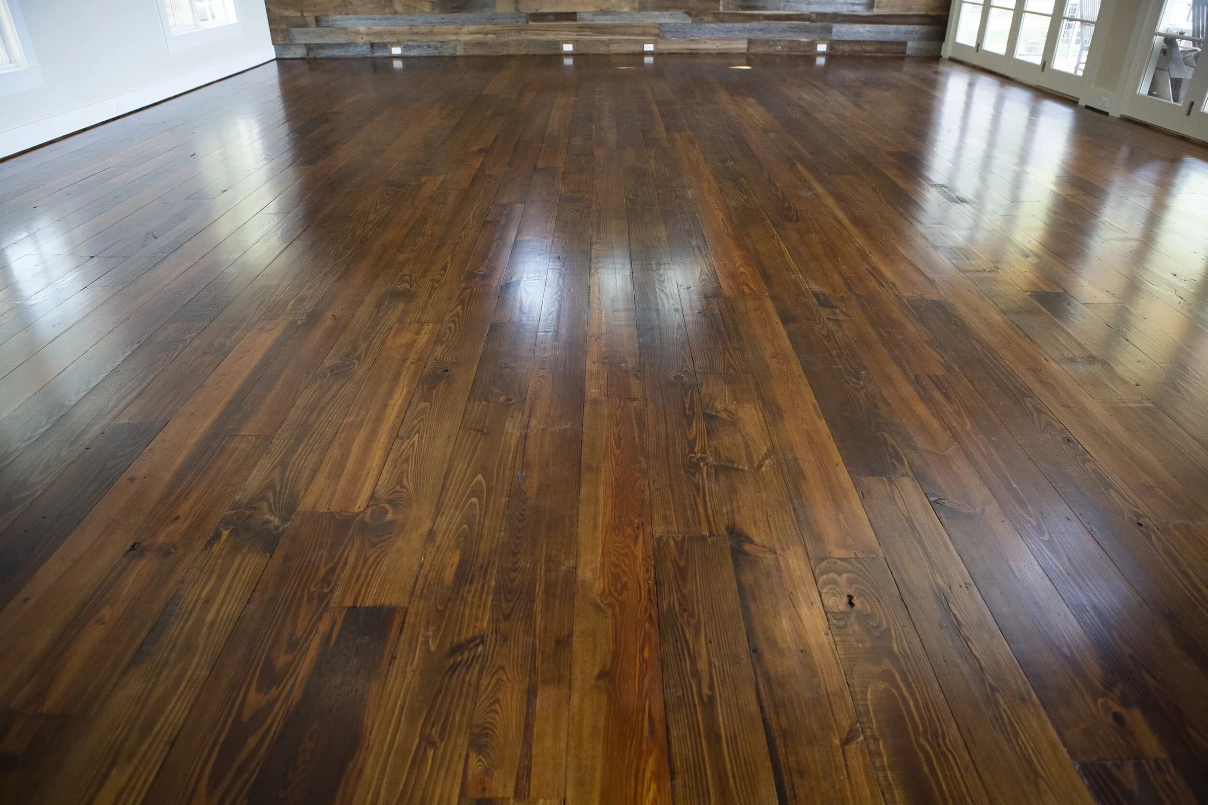 Antique Pine — detail 8