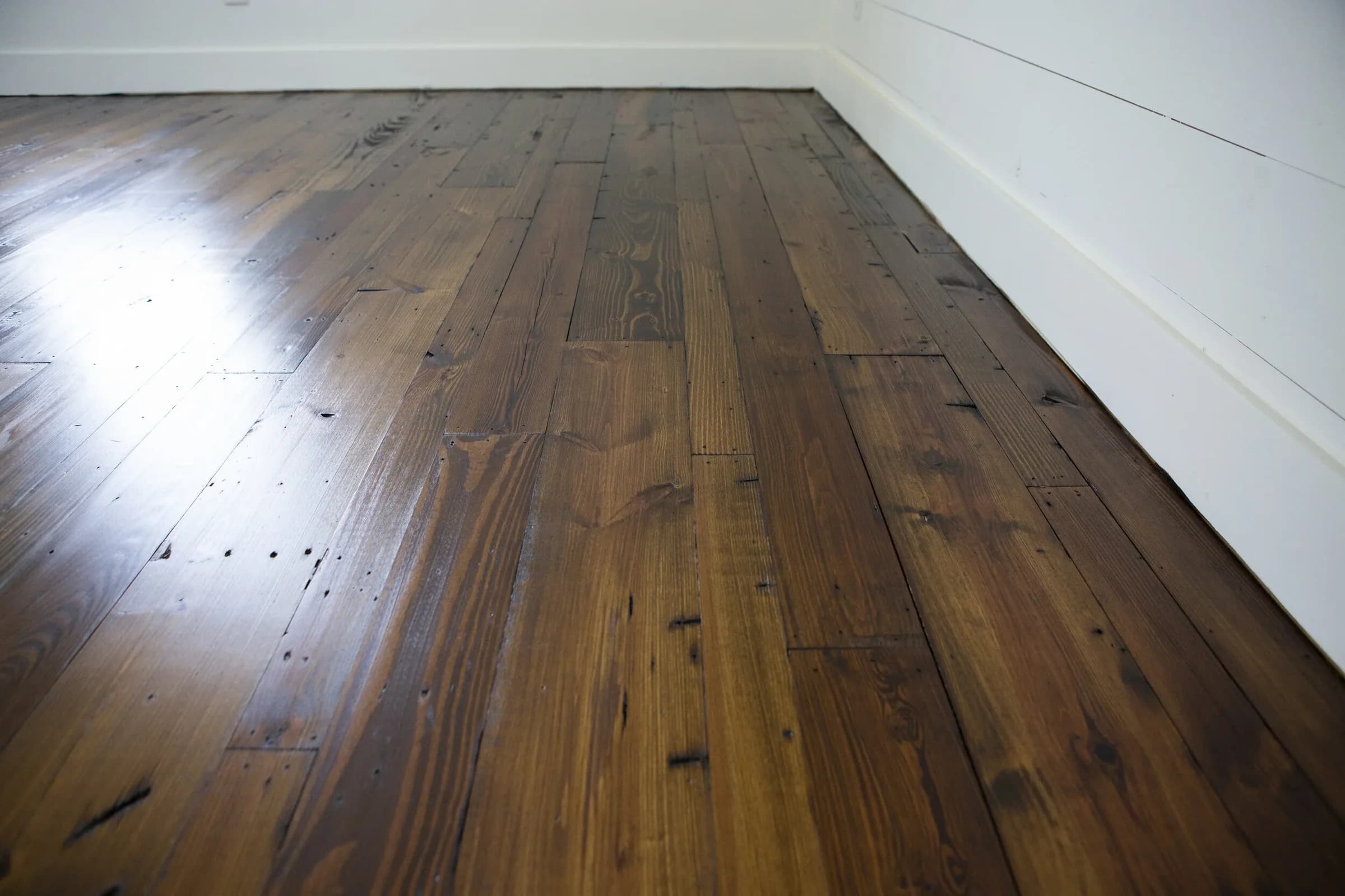 Antique Pine — detail 2