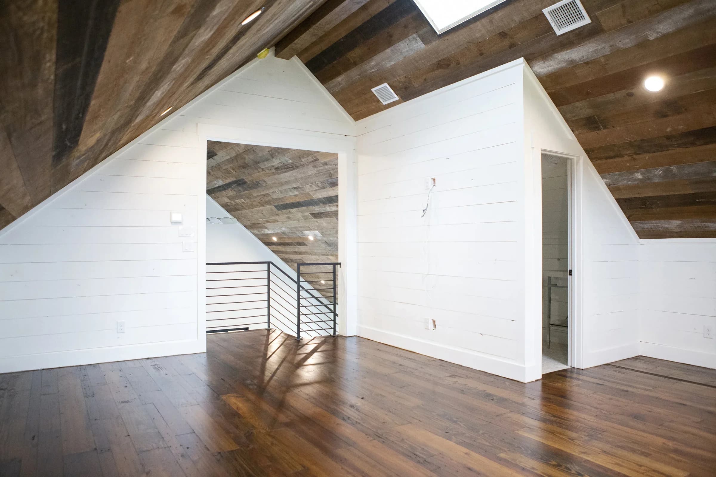 Antique Pine — detail 4