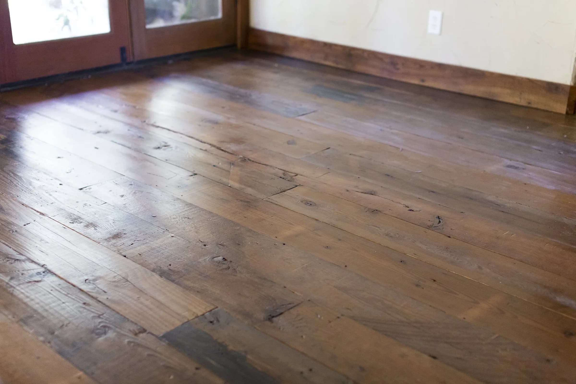 Antique Pine — detail 16